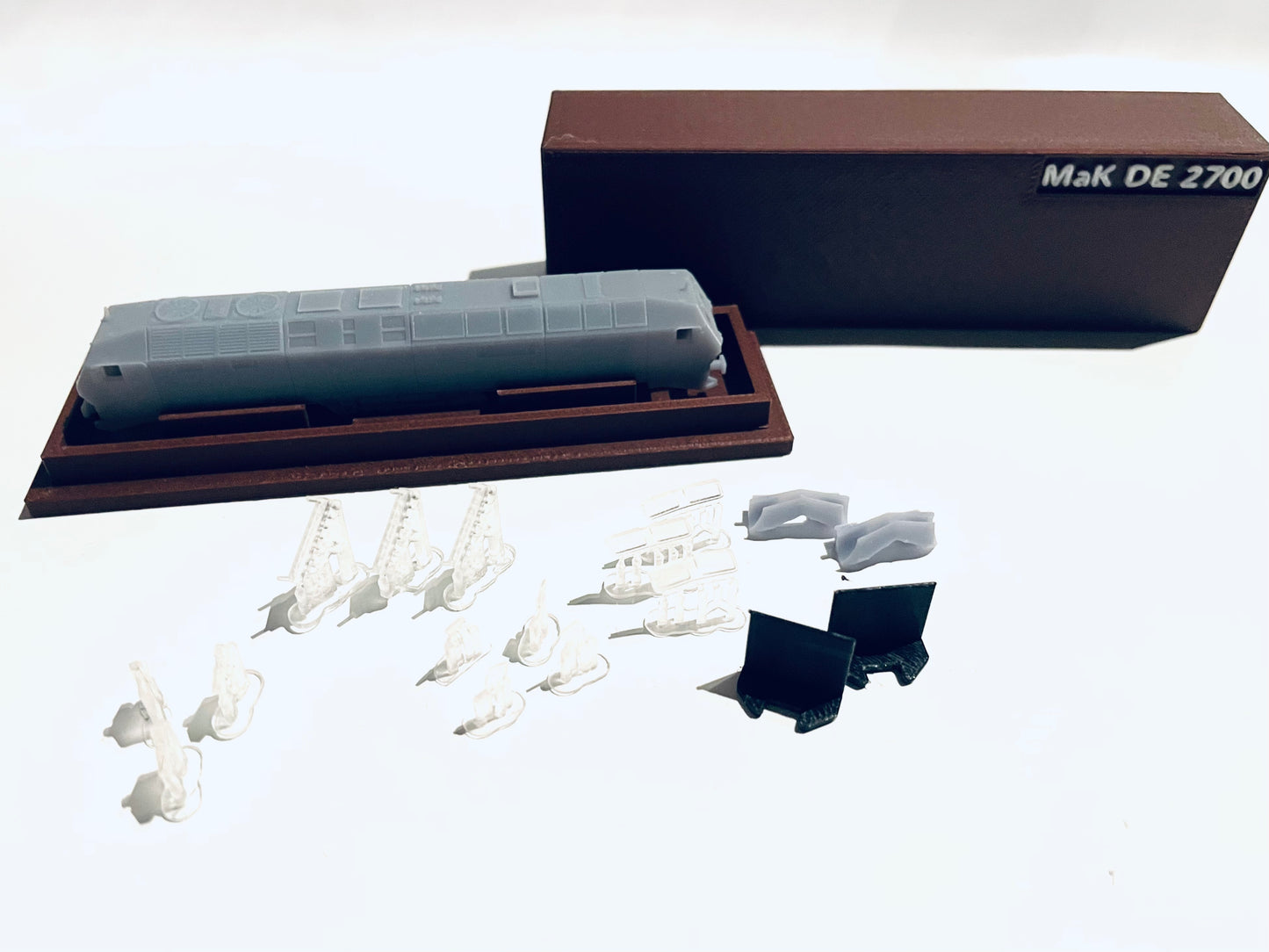 MaK DE 2700 / ME 26 (Gehäuse-Set für Märklin-Fahrwerk DR Br. 130-134, "Ludmilla")